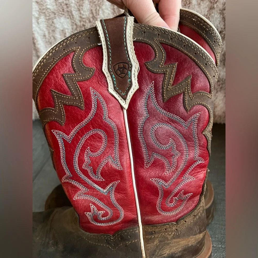 Red Ariat Cowboy Boots 🤠 - Picture 2 of 4
